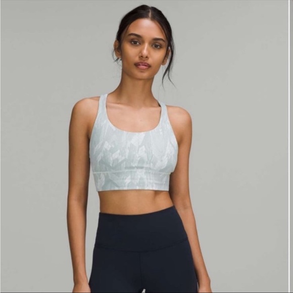 Like New Lululemon Matching Set. Size Top 6/Bottom 4 - Picture 7 of 10